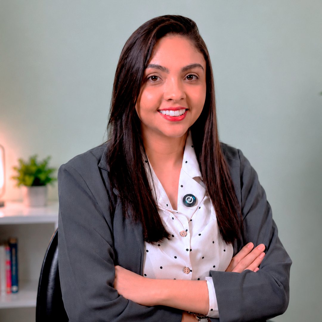 Dra. Luana Maria em seu escritório